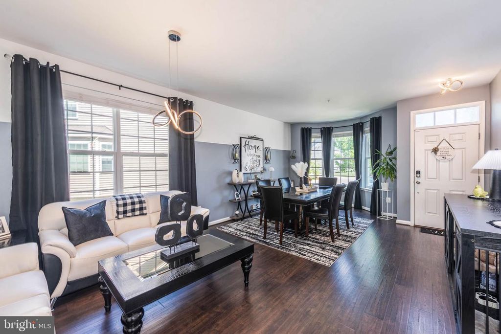 Image 4 of property listing at 903 BOATWRIGHT DR, Glen Burnie, MD 21060