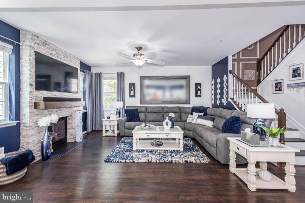 Image 6 of property listing at 903 BOATWRIGHT DR, Glen Burnie, MD 21060