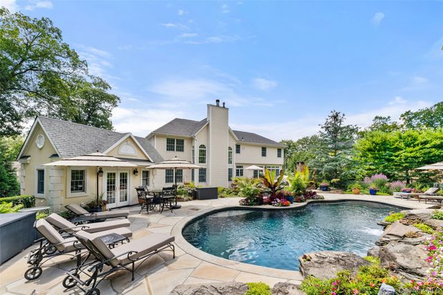 22 Perrins Peak Road, Stony Point, NY 10980