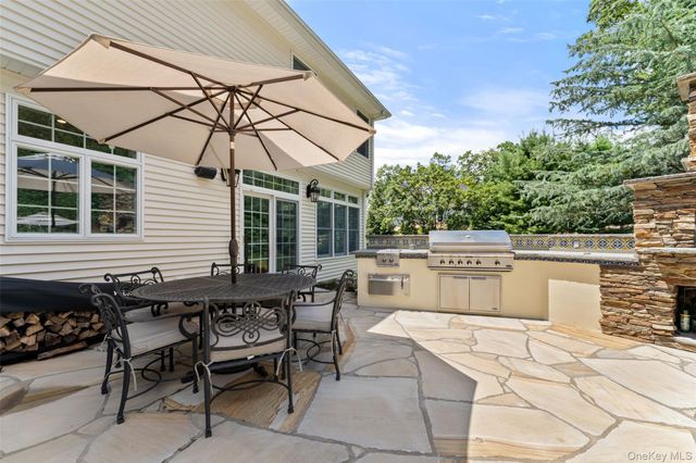 22 Perrins Peak Road, Stony Point, NY 10980