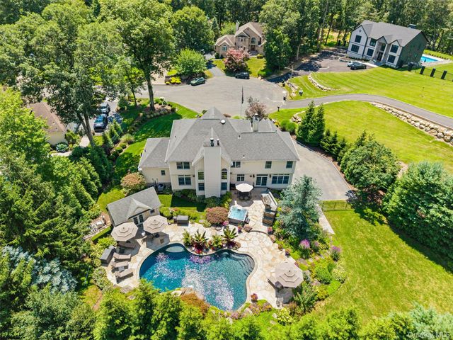 22 Perrins Peak Road, Stony Point, NY 10980