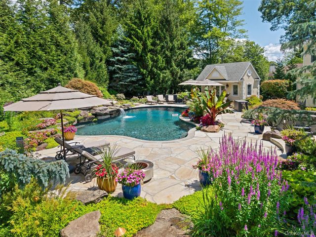 22 Perrins Peak Road, Stony Point, NY 10980