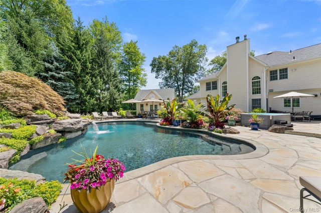 22 Perrins Peak Road, Stony Point, NY 10980