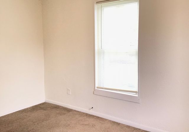 2406 Gilead Avenue, Zion, IL 60099