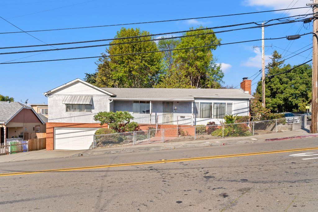 Image 1 of property listing at 1591 159Th Ave, San Leandro, CA 94578
