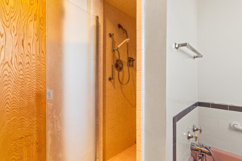 Image 21 of property listing at 1591 159Th Ave, San Leandro, CA 94578