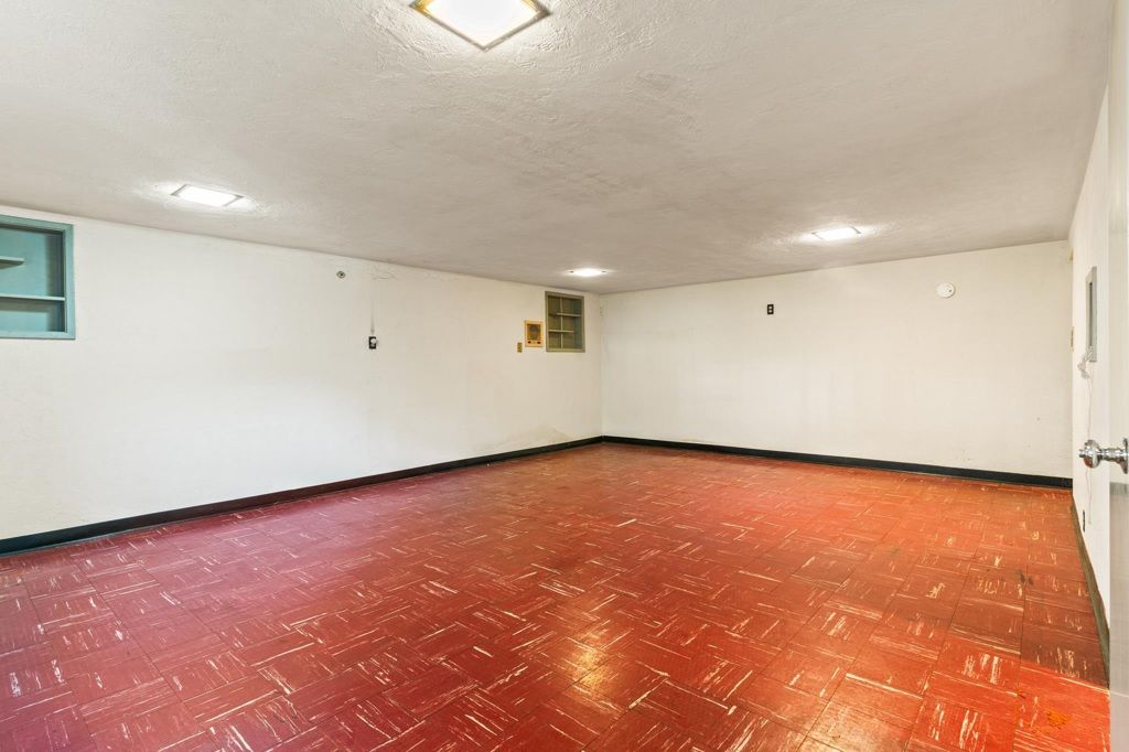 Image 29 of property listing at 1591 159Th Ave, San Leandro, CA 94578