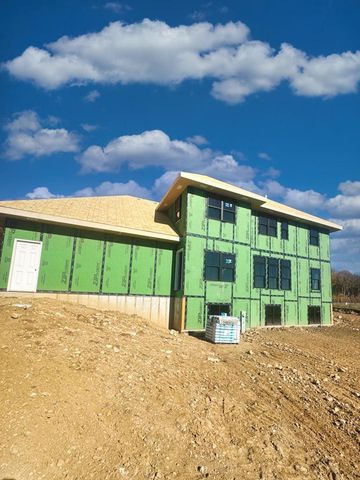 N66W21075 Sweet Clover DRIVE, Menomonee Falls, WI 53051