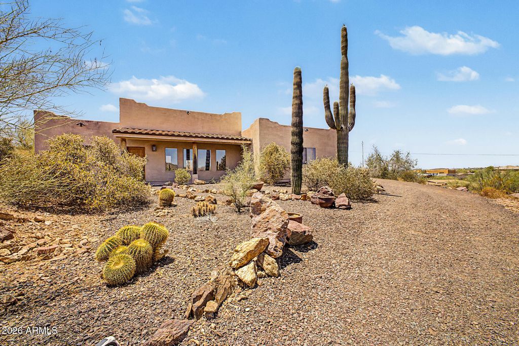 407 E HONDA BOW Road, Phoenix, AZ 85086