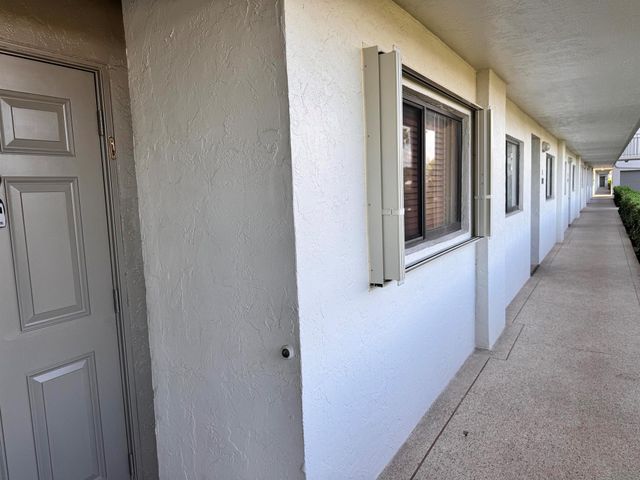 5574 Witney Drive 102, Delray Beach, FL 33484