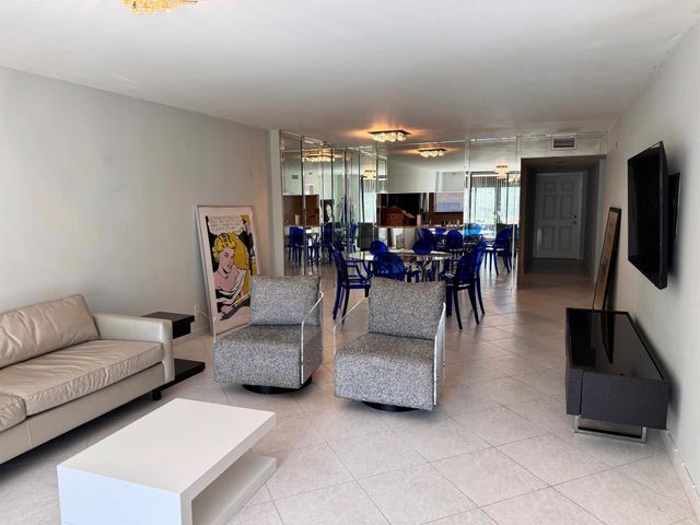 5574 Witney Drive 102, Delray Beach, FL 33484