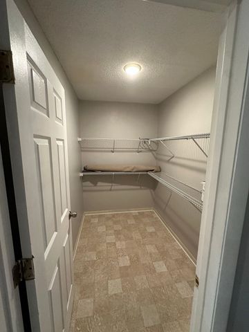 1342 Hunters Rd Apt B, Harrisonburg, VA 22801