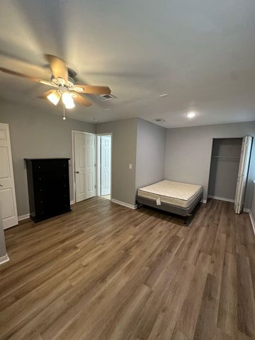 1342 Hunters Rd Apt B, Harrisonburg, VA 22801