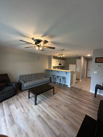 1342 Hunters Rd Apt B, Harrisonburg, VA 22801