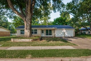 800 Sherwood Drive, Arlington, TX 76013
