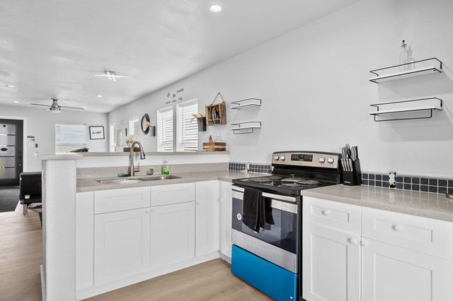 377 W Misty Oak Lane, Rockport, TX 78382