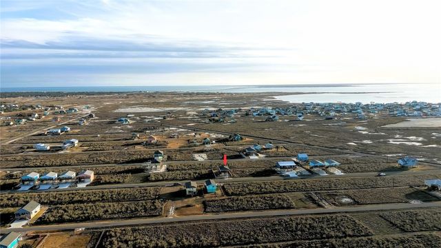 377 W Misty Oak Lane, Rockport, TX 78382