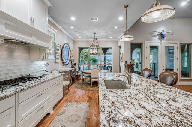 904 Waterpoint Court E, Granbury, TX 76048