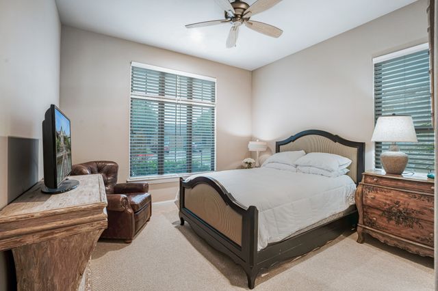 904 Waterpoint Court E, Granbury, TX 76048