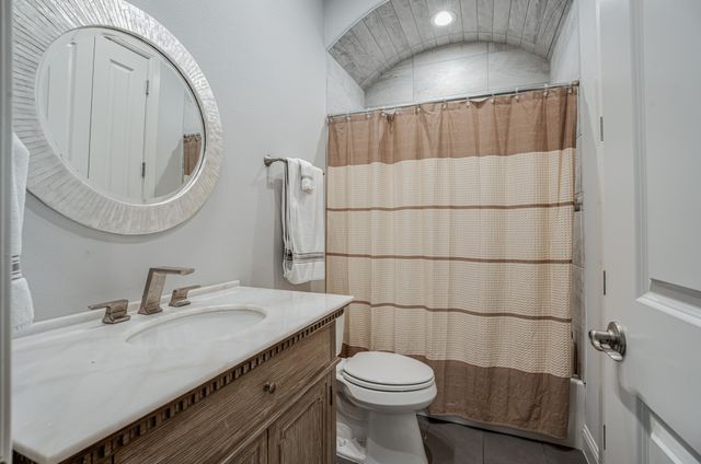 904 Waterpoint Court E, Granbury, TX 76048
