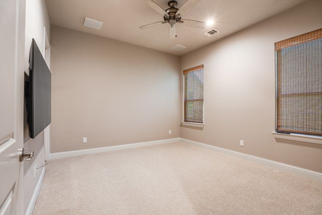 904 Waterpoint Court E, Granbury, TX 76048