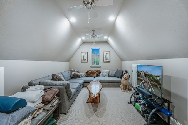 904 Waterpoint Court E, Granbury, TX 76048
