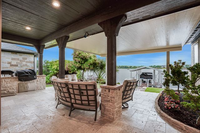 904 Waterpoint Court E, Granbury, TX 76048