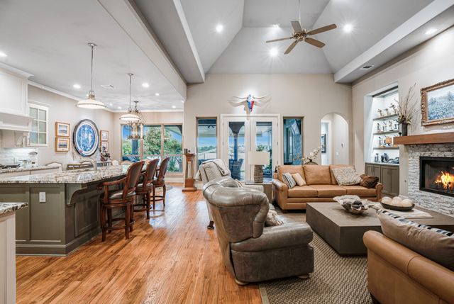 904 Waterpoint Court E, Granbury, TX 76048