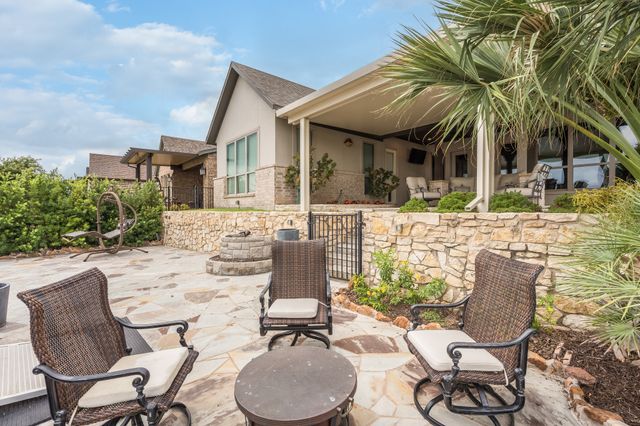 904 Waterpoint Court E, Granbury, TX 76048