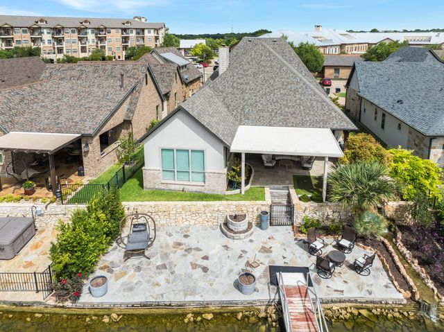 904 Waterpoint Court E, Granbury, TX 76048