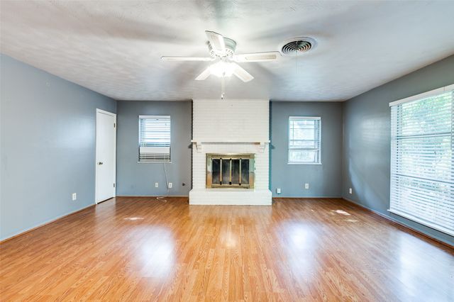 1703 Raydon Drive, Arlington, TX 76013