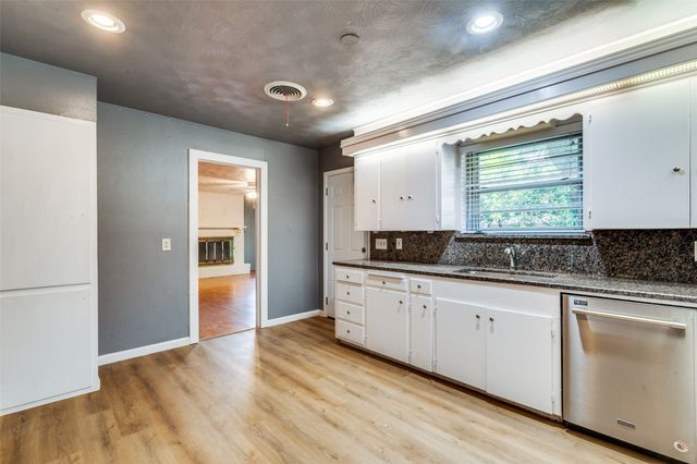 1703 Raydon Drive, Arlington, TX 76013