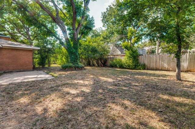 1703 Raydon Drive, Arlington, TX 76013