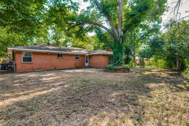 1703 Raydon Drive, Arlington, TX 76013