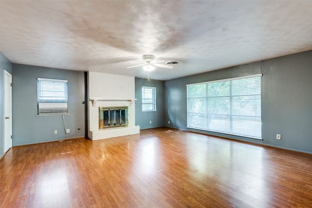 1703 Raydon Drive, Arlington, TX 76013