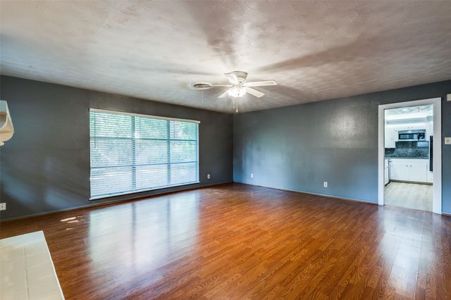 1703 Raydon Drive, Arlington, TX 76013