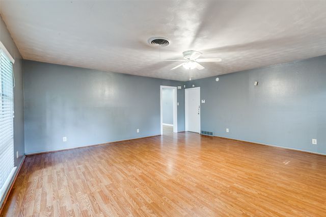 1703 Raydon Drive, Arlington, TX 76013