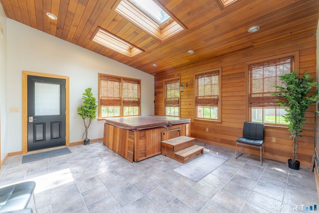 43 Lynn Drive, Preston, CT 06365