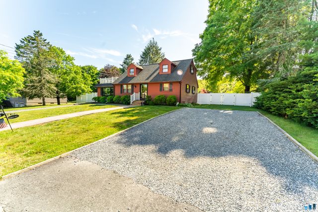 43 Lynn Drive, Preston, CT 06365