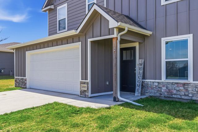 1313 Skyview Dr, El Dorado, KS 67042