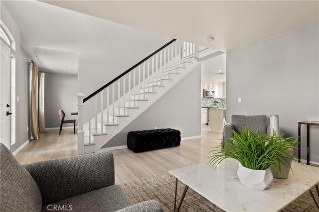 8213 Quartz Avenue, Winnetka, CA 91306