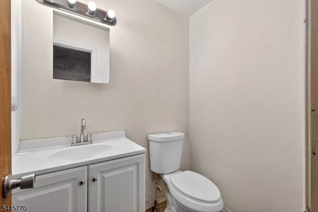 216 New St A, City Of Orange Twp., NJ 07050 — photo 4