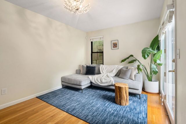 620 Washington St 620, Brookline, MA 02446