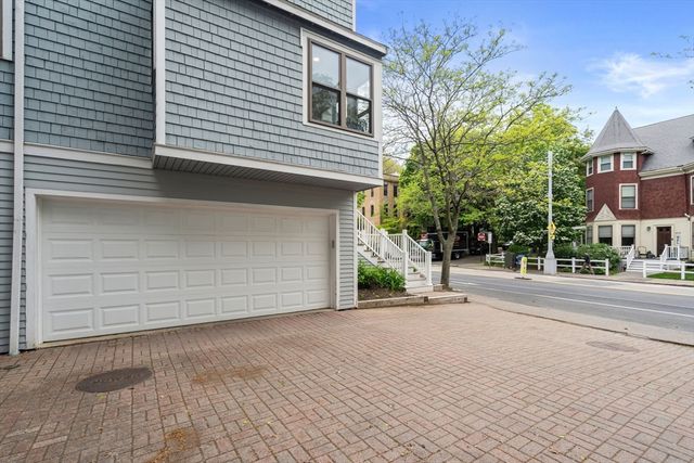 620 Washington St 620, Brookline, MA 02446