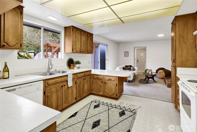 4440 Cable Street, Bellingham, WA 98229