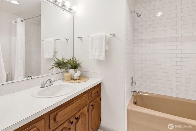 4440 Cable Street, Bellingham, WA 98229