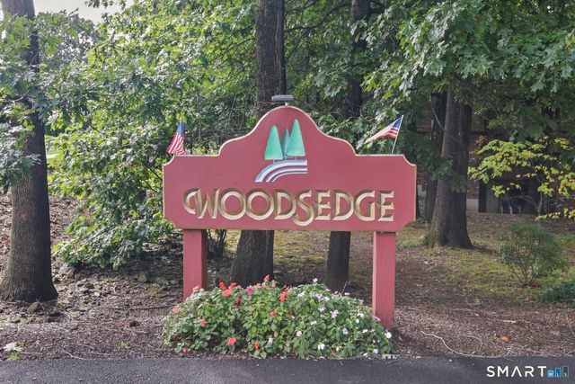 35 Woodsedge Drive 5B, Newington, CT 06111