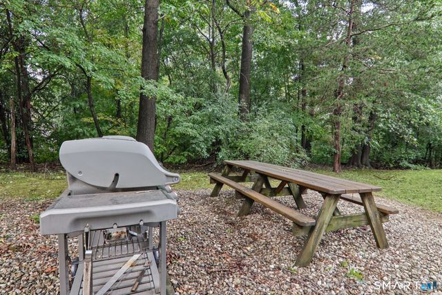 35 Woodsedge Drive 5B, Newington, CT 06111