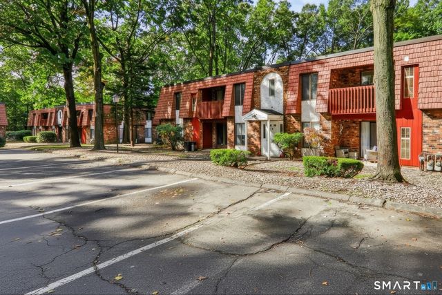 35 Woodsedge Drive 5B, Newington, CT 06111
