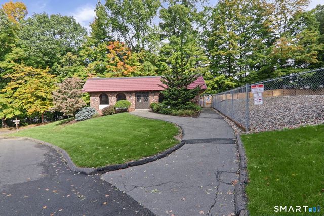 35 Woodsedge Drive 5B, Newington, CT 06111